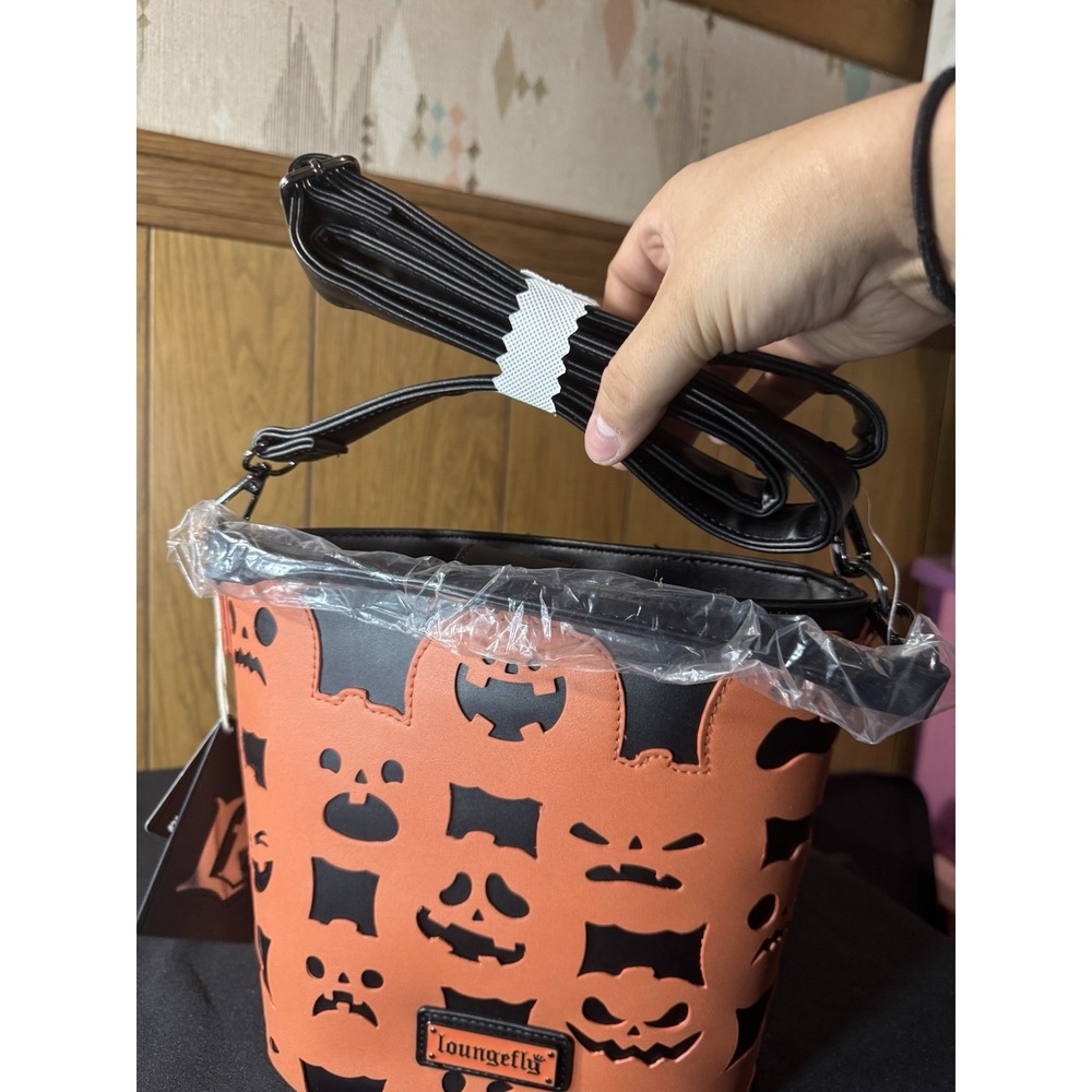loungefly jack-o'-lantern glow crossbody bag NWT - Picture 5 of 9